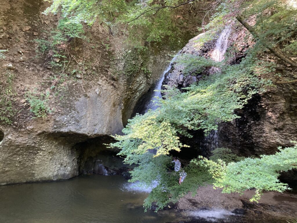 月待の滝
