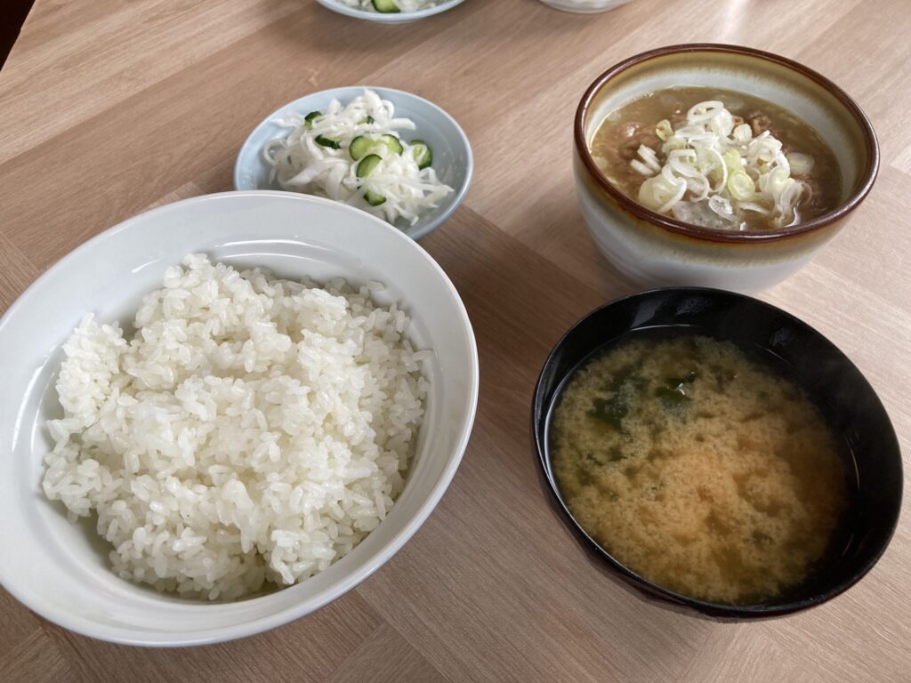 桜川市 いさみ食堂のもつ煮込み定食